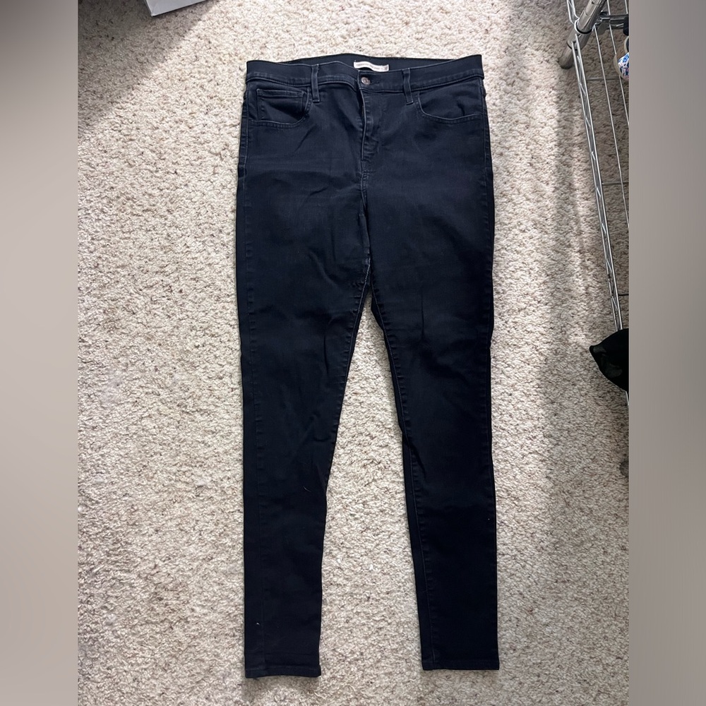 Size 32 Levi’s